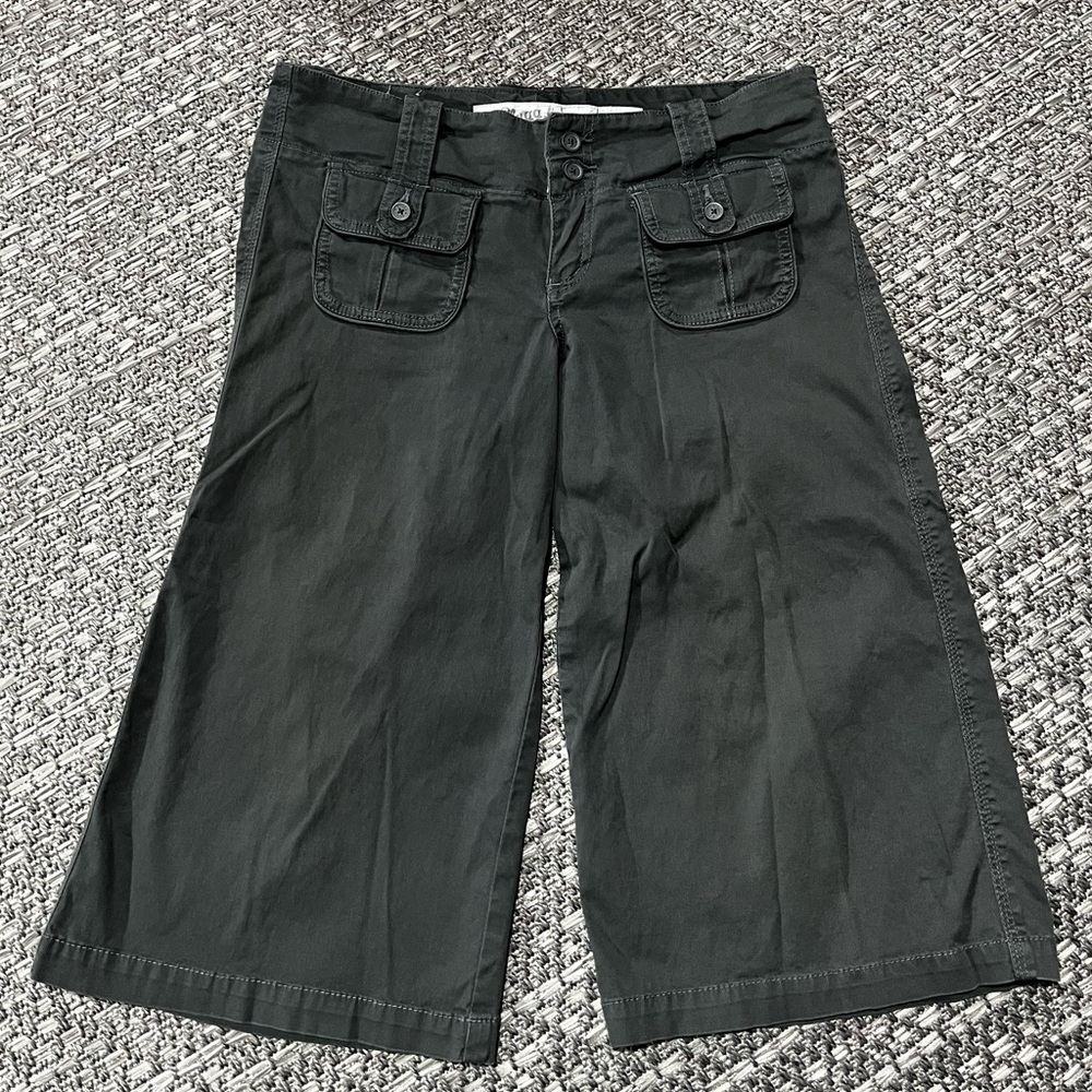 Plugg | Grey Wide Leg Cropped Pants